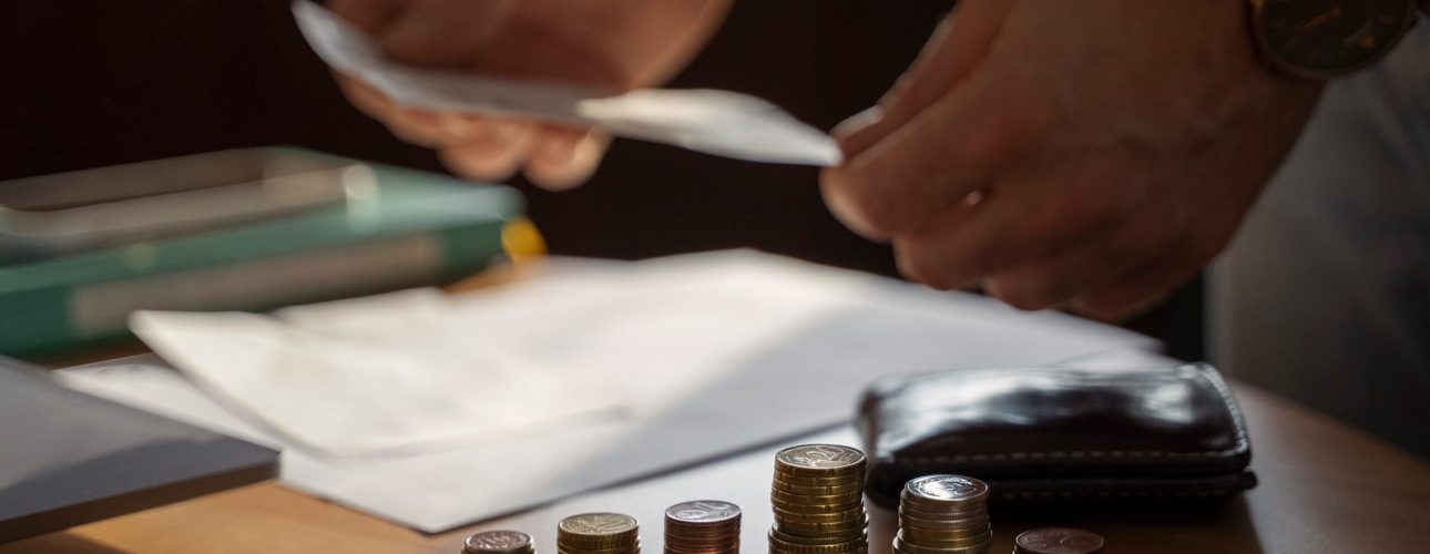 close-up-coins-saved-energy-crisis-expenses